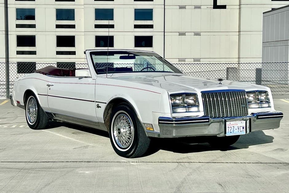 1983 Buick Riviera sold for $8,200