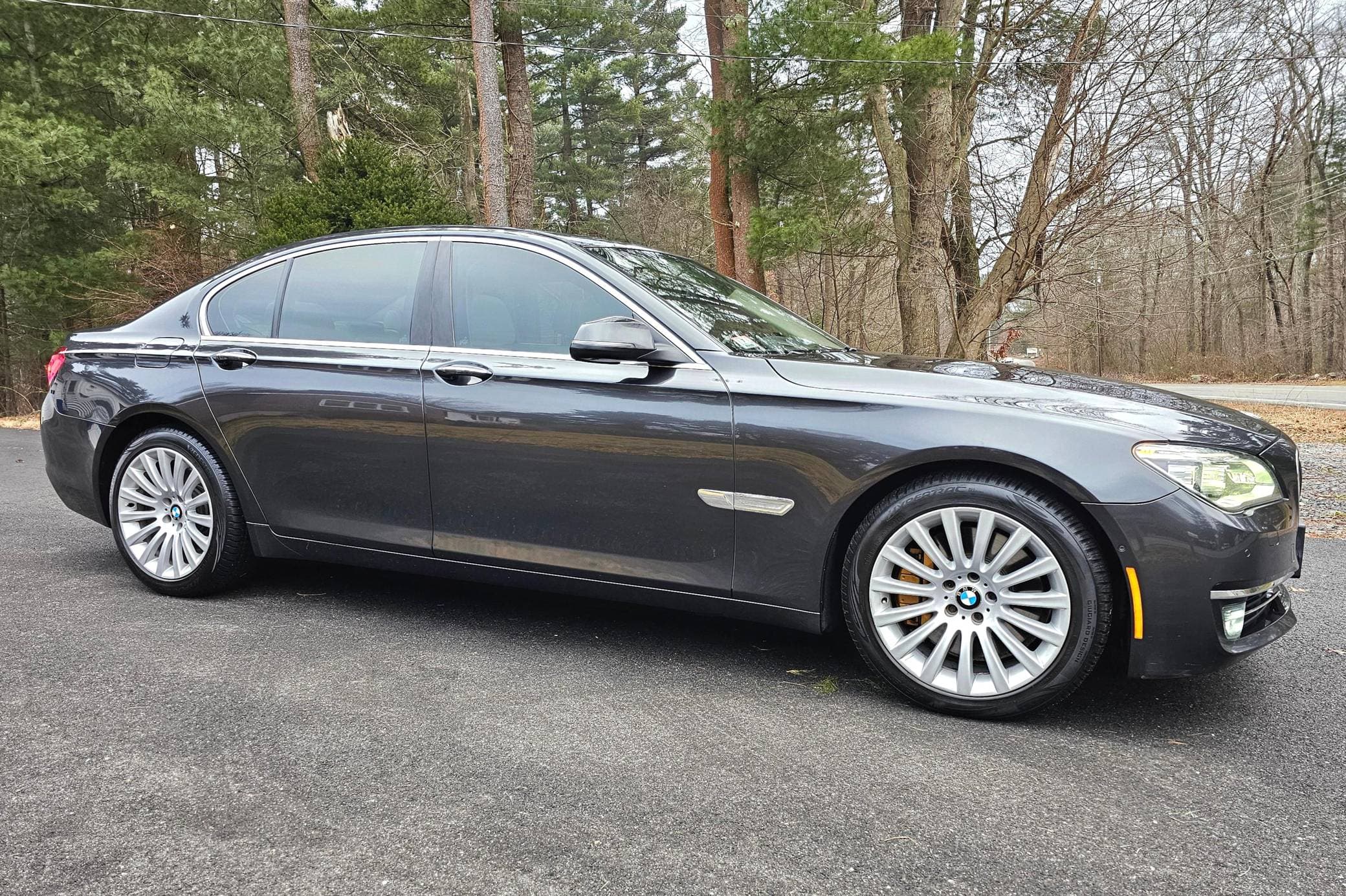2015 BMW 7 Series sold for $17,300