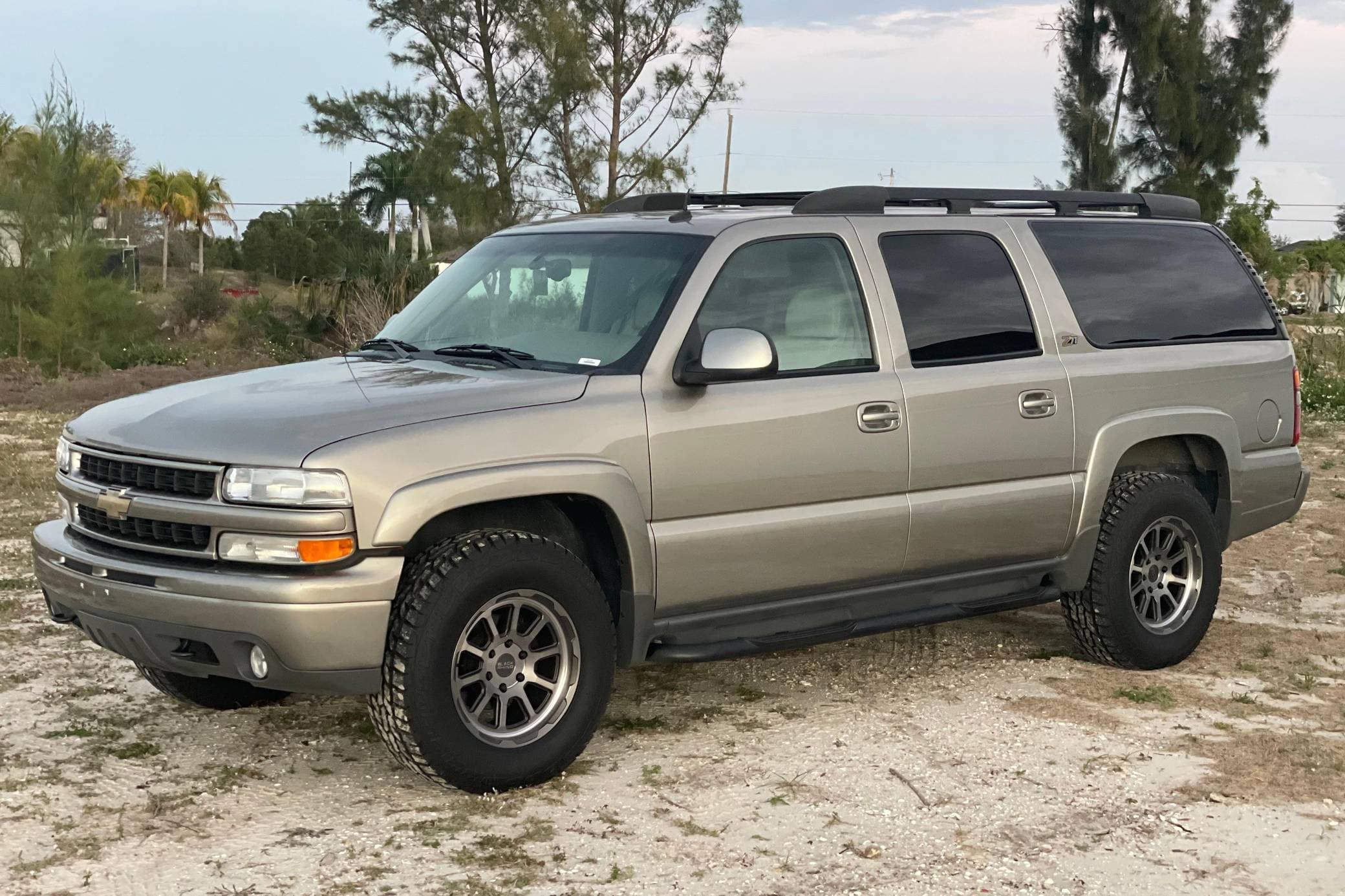 2002 Chevrolet Suburban sold for $11,900