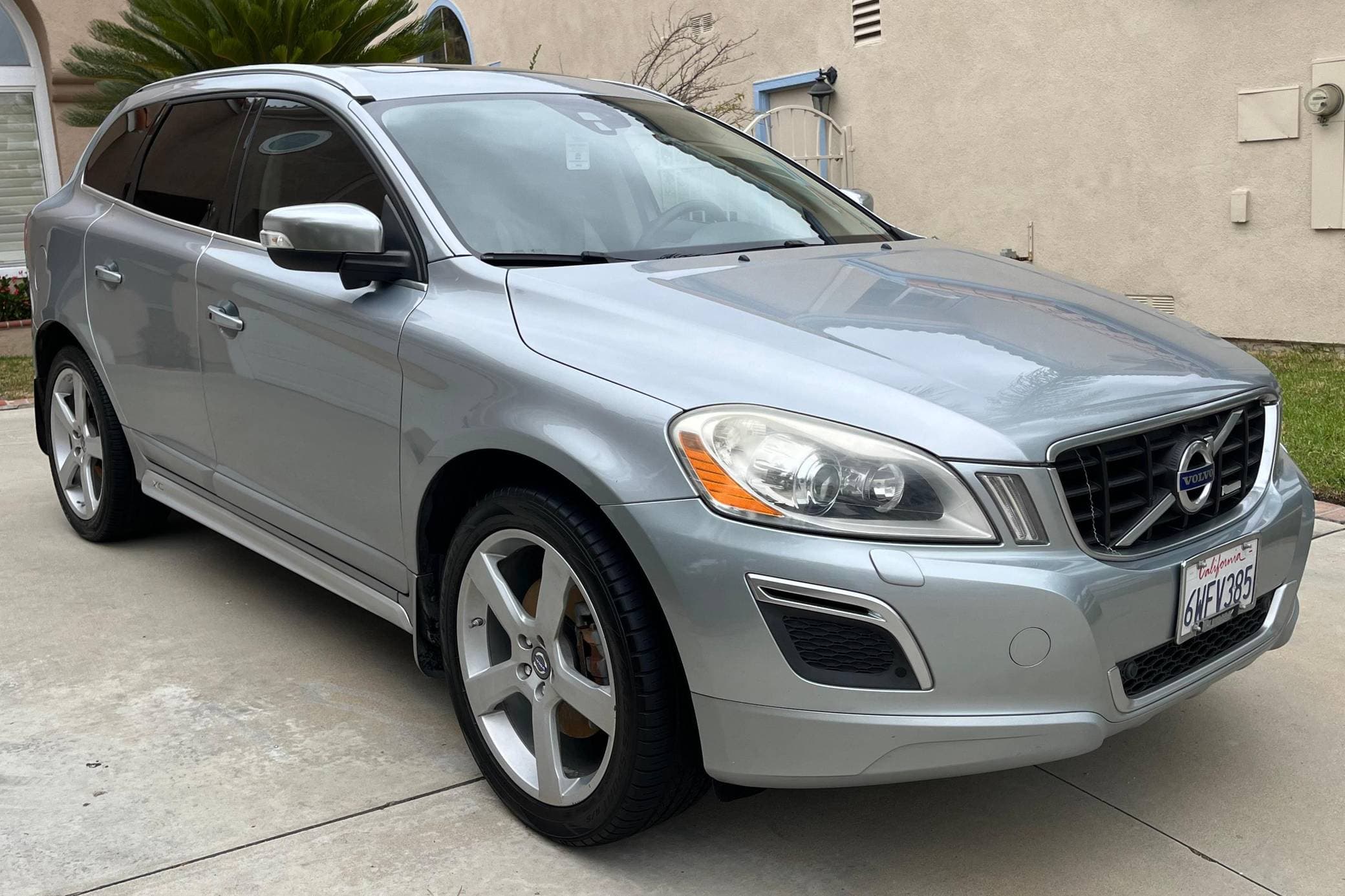 2012 Volvo XC60 sold for $6,800