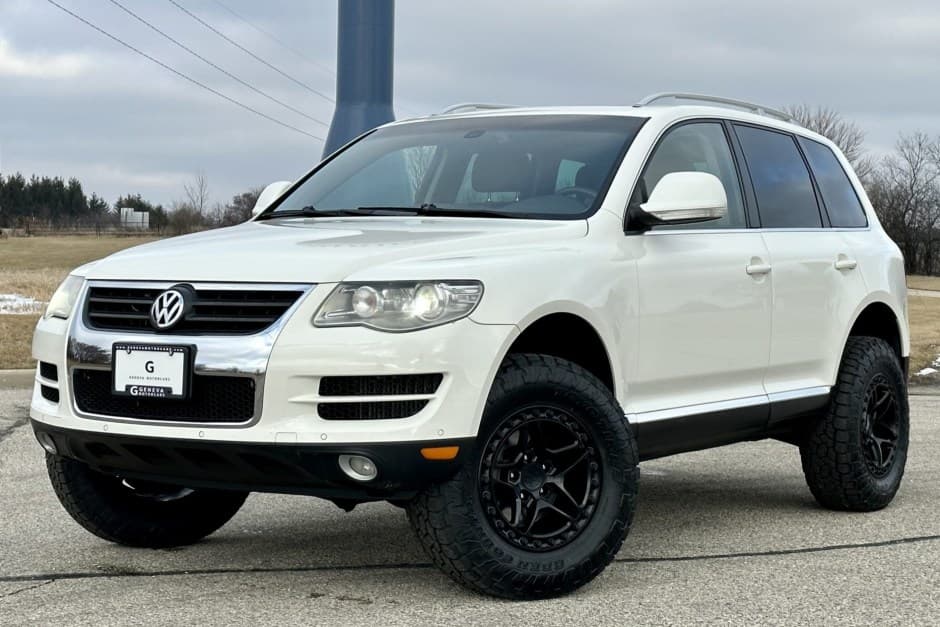2009 Volkswagen Touareg sold for $11,700