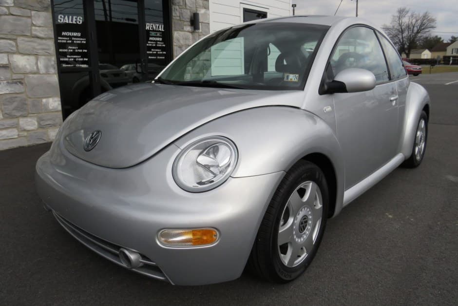2001 Volkswagen New Beetle (1998-2010) sold for $15,000
