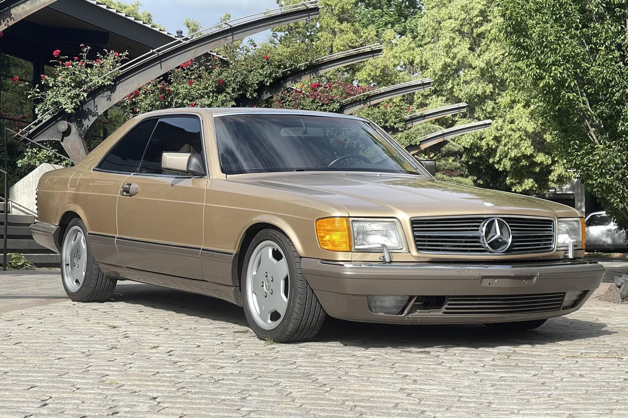 1987 Mercedes-Benz S-Class sold for $8,000
