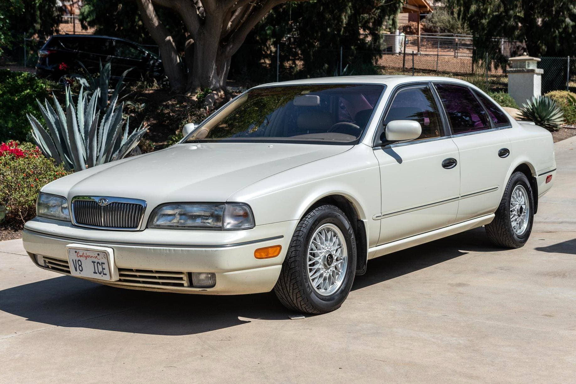 1995 Infiniti Q45 sold for $5,950
