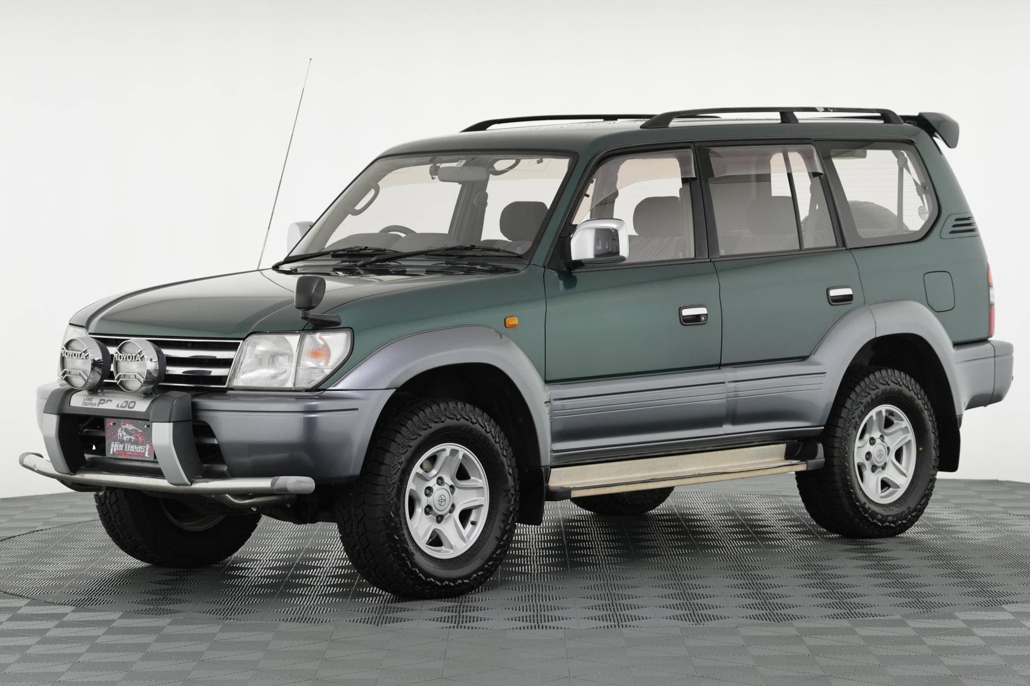 1996 Toyota Land Cruiser sold for $14,100
