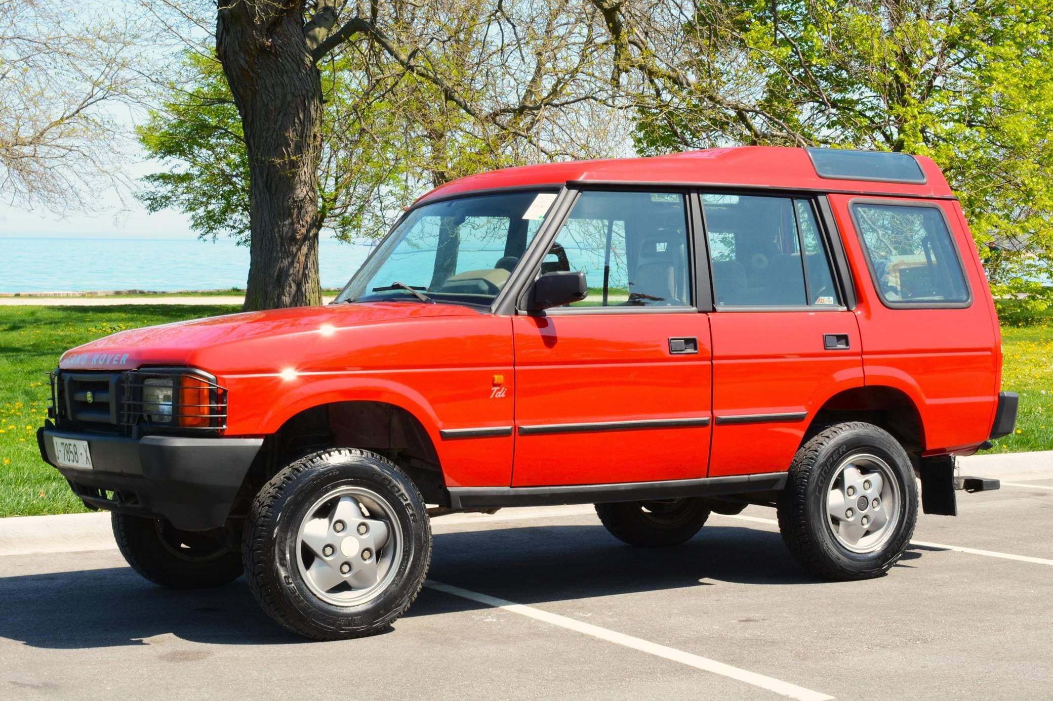 1992 Land Rover Discovery sold for $8,700