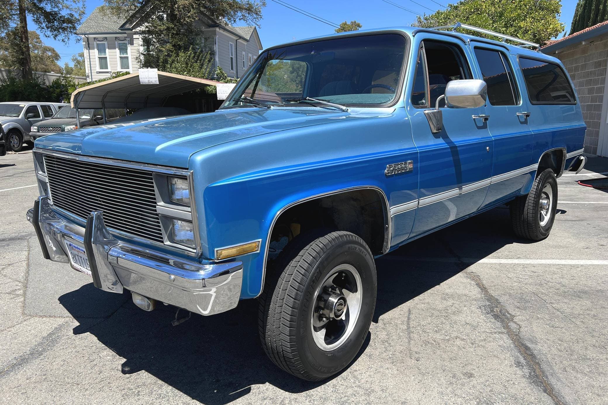 1984 GMC Suburban sold for $7,000
