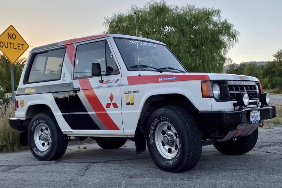 1989 Mitsubishi Pajero & Montero sold for $5,700