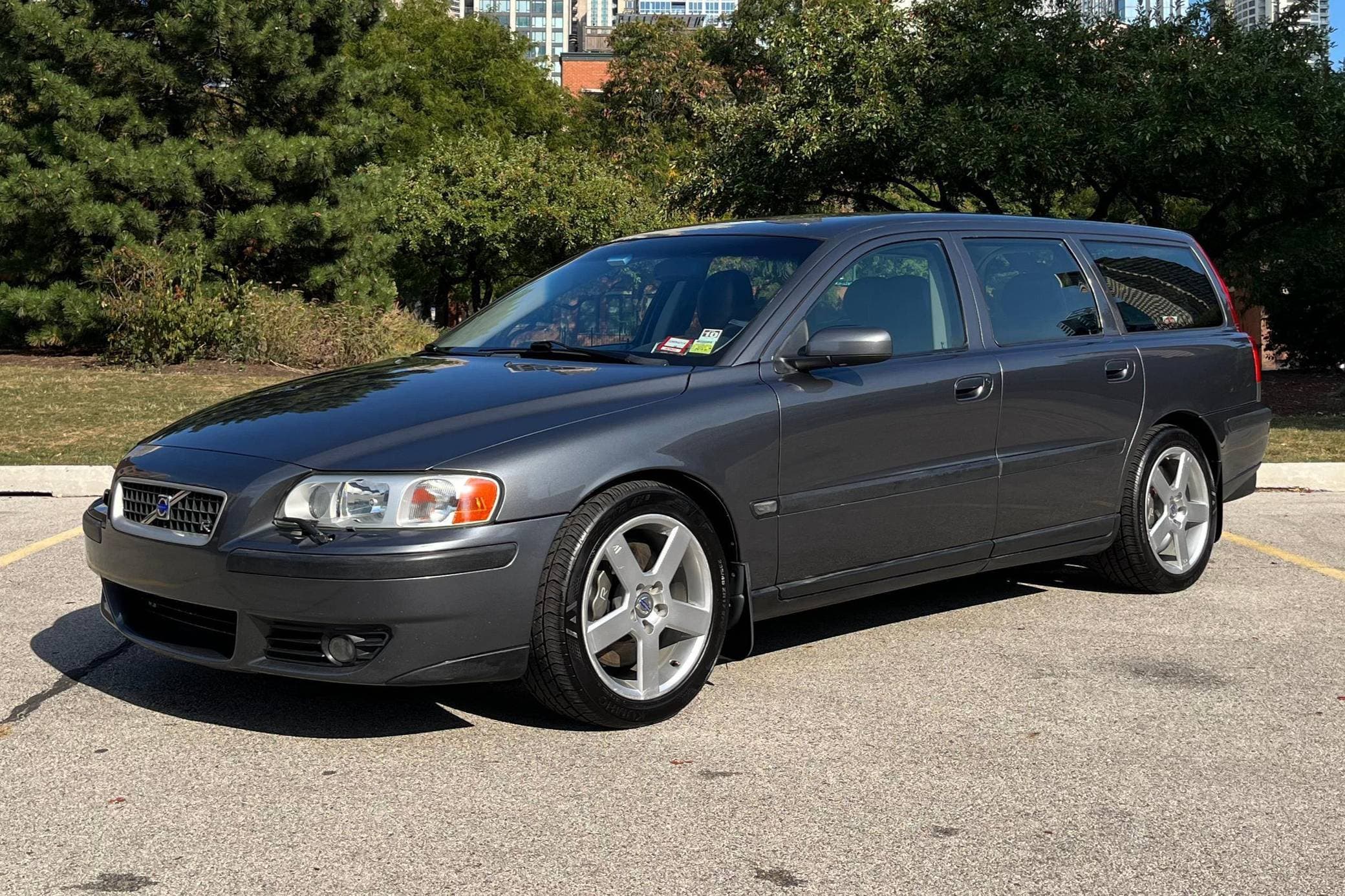 2004 Volvo V70 sold for $11,000