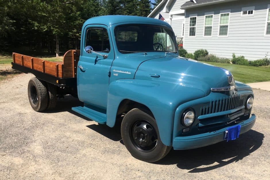 1952 International Harvester  sold for $12,666