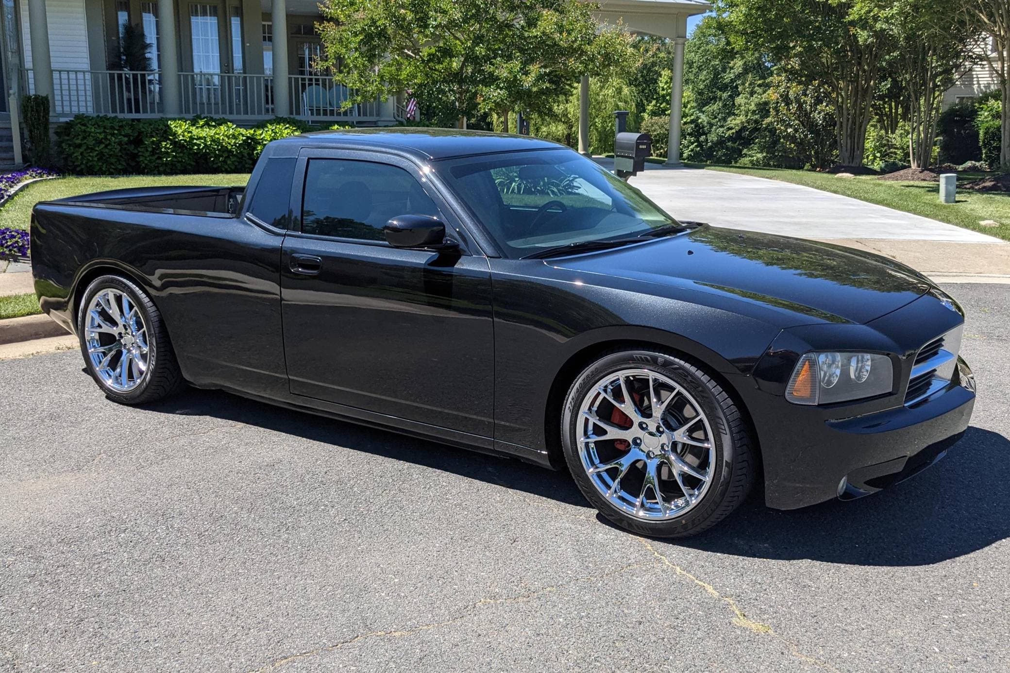 2006 Dodge Charger sold for $13,300