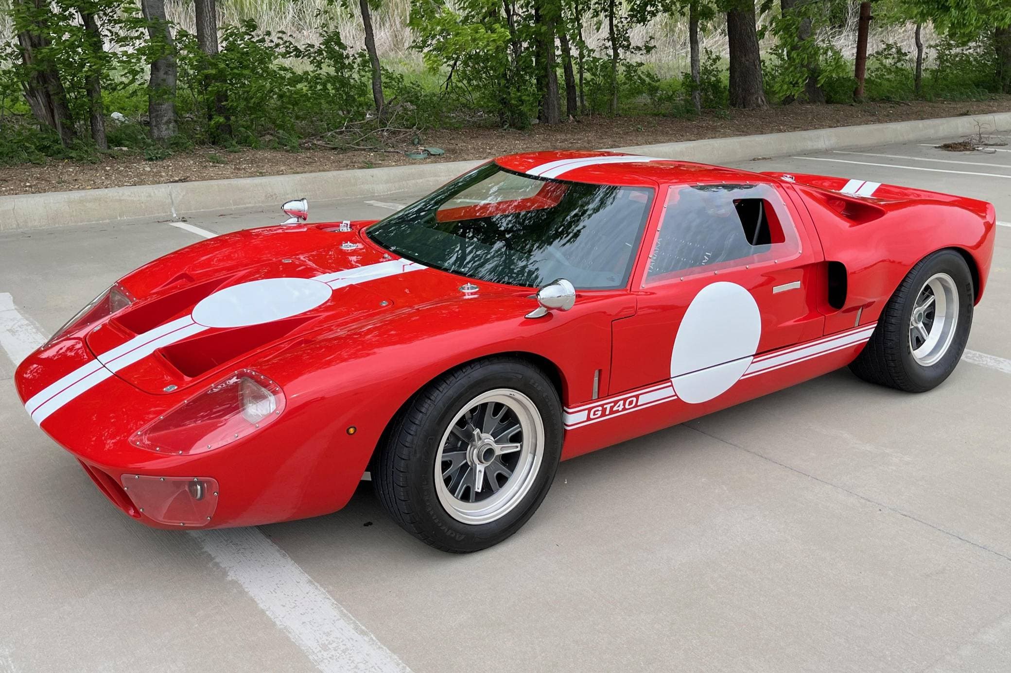 2016 Ford GT 40 Replica sold for $82,500