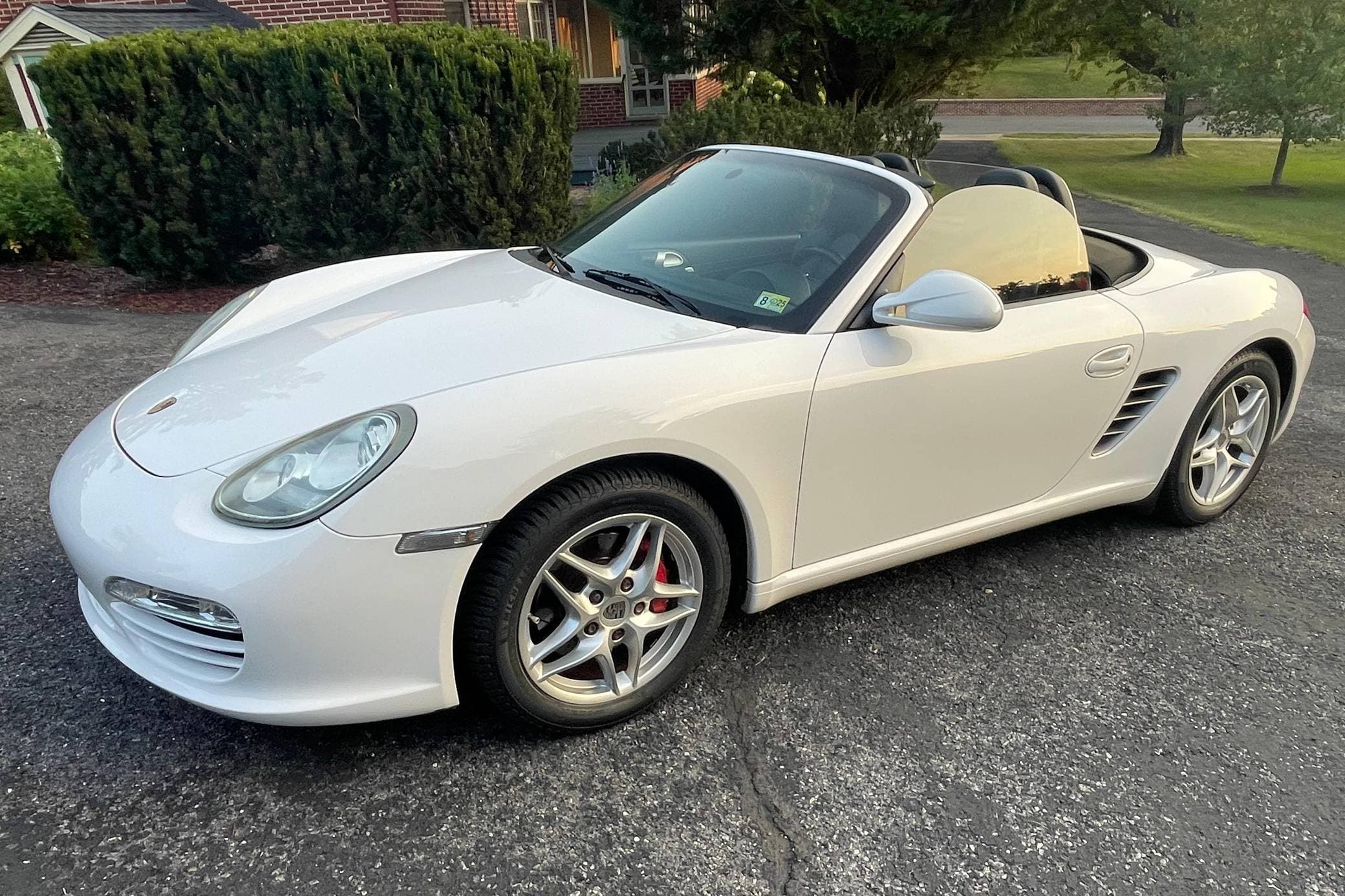 2011 Porsche 987 Boxster sold for $16,750