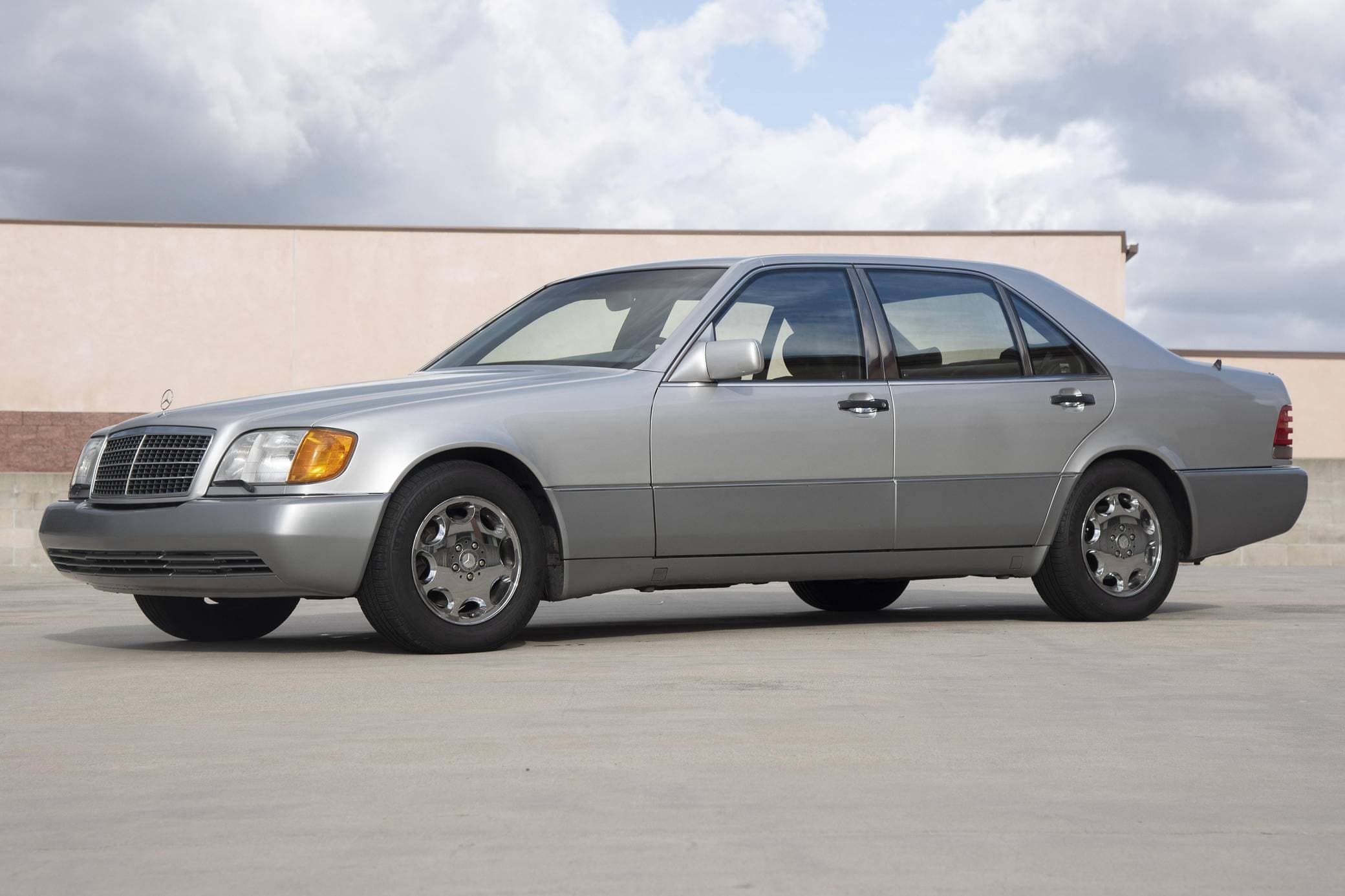 1993 Mercedes-Benz S-Class sold for $7,000