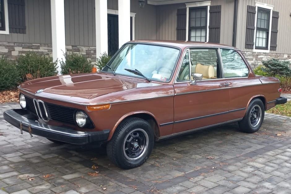 1974 BMW 2002tii sold for $18,350