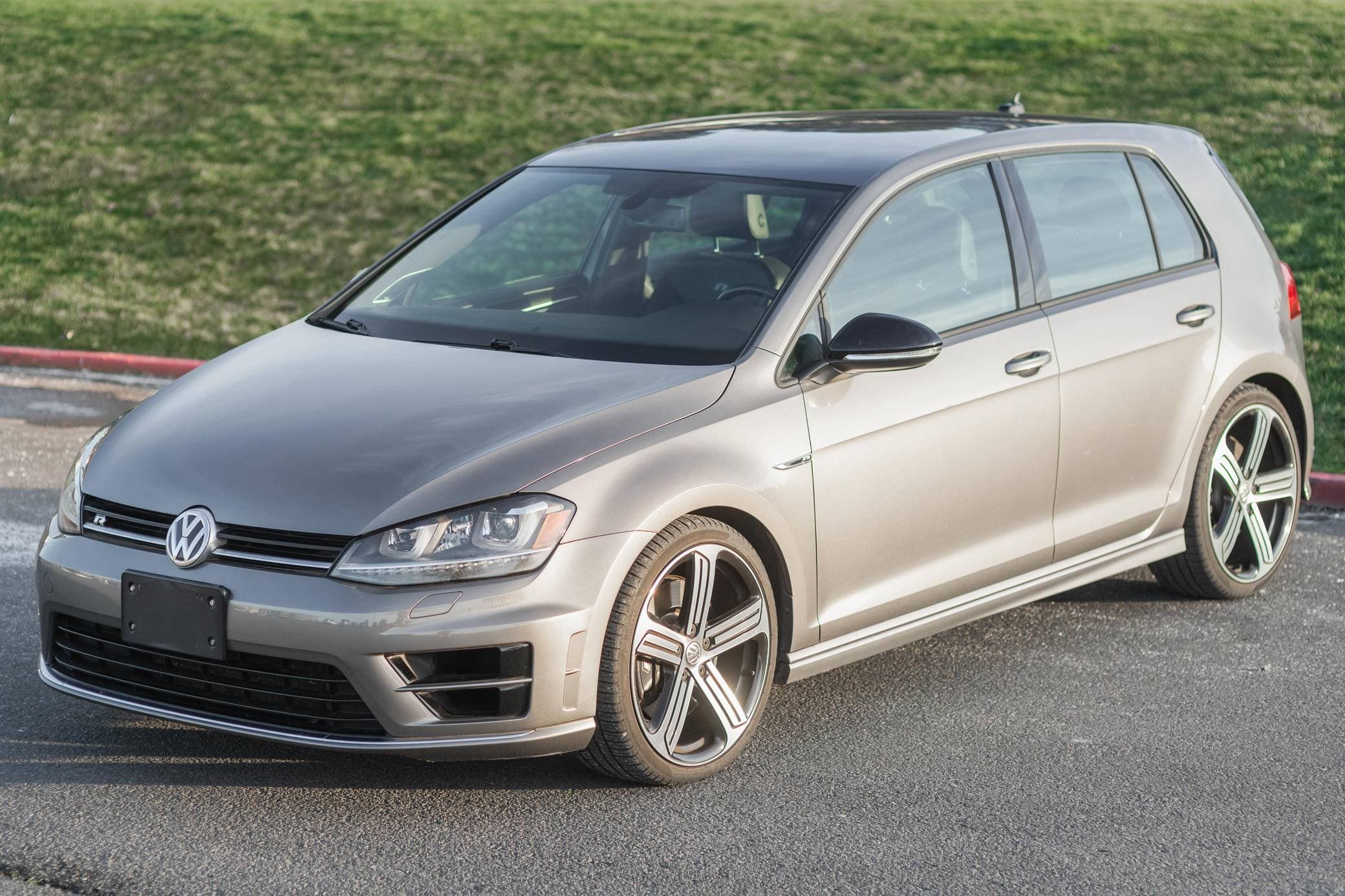 2016 Volkswagen Golf R sold for $24,000