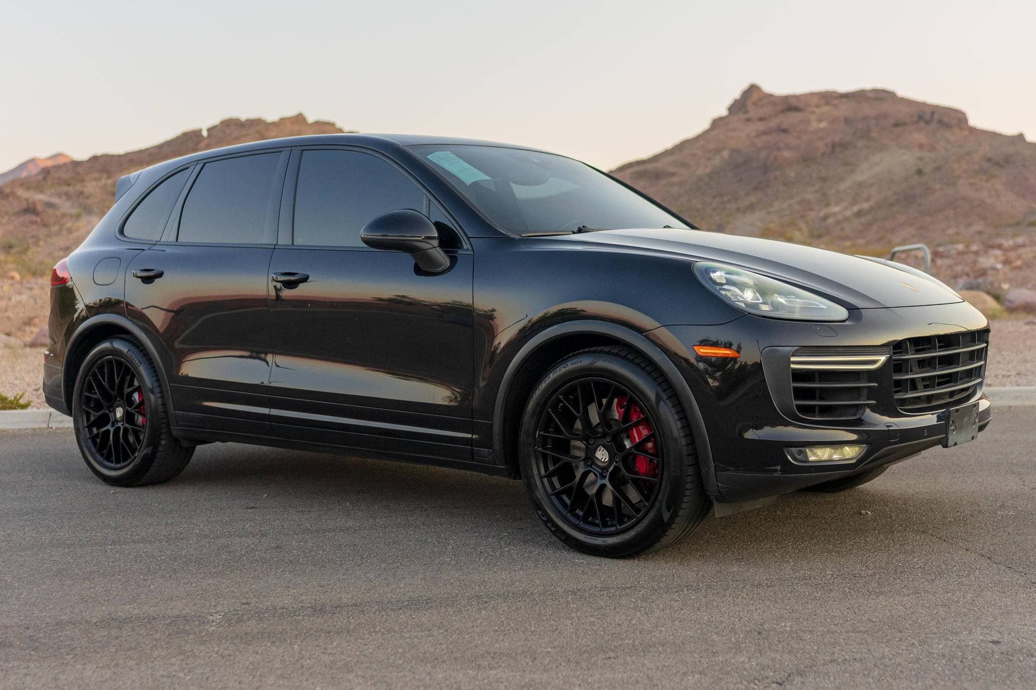 2017 Porsche Cayenne sold for $28,001
