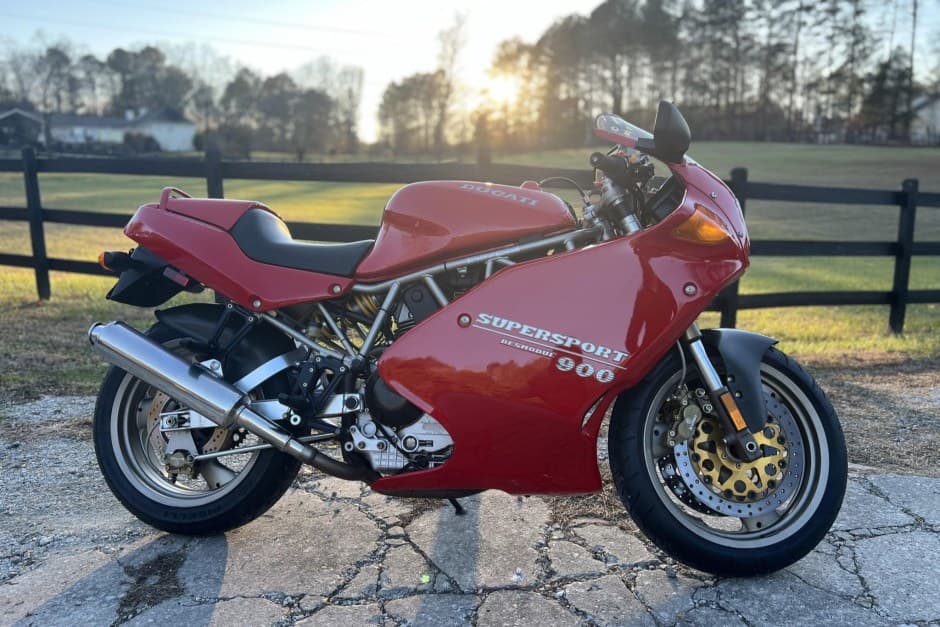 1995 Ducati 750, 800, 900, & 1000 Supersport (1988-2007) sold for $8,100
