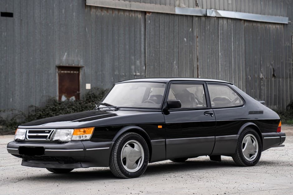 1993 Saab 900 sold for $14,151