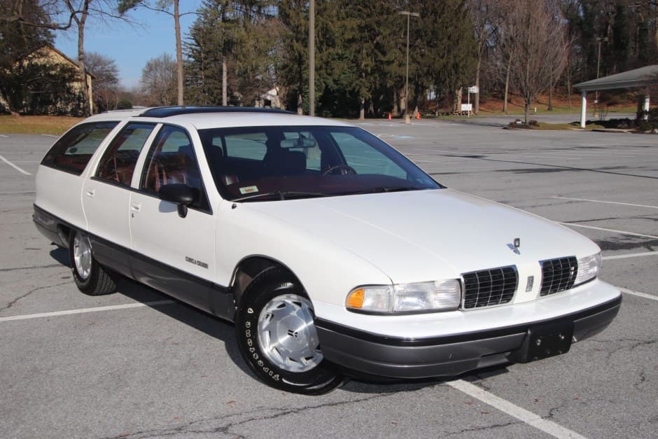 1991 Oldsmobile Custom Cruiser sold for $10,000