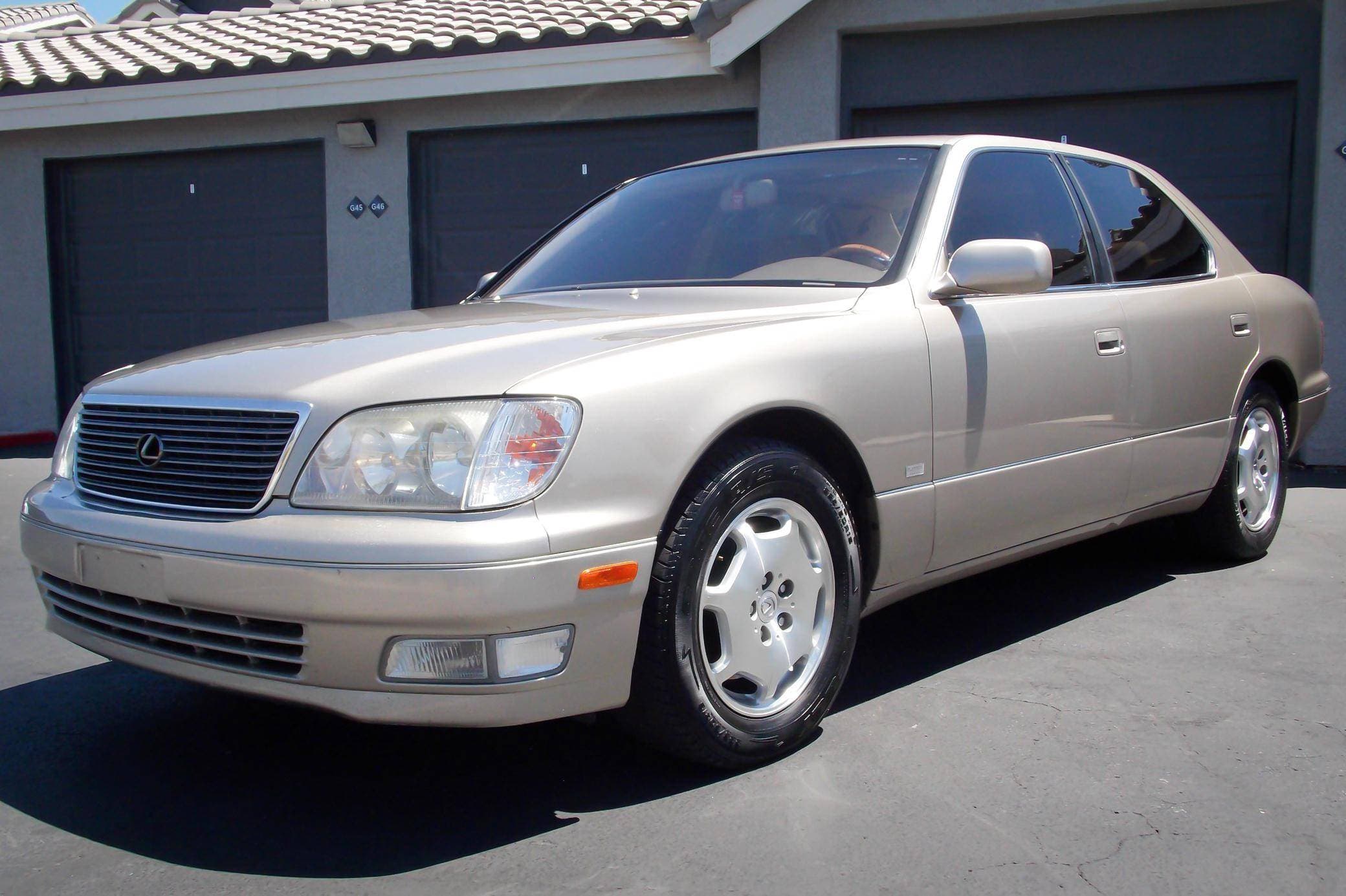 2000 Lexus LS sold for $7,700