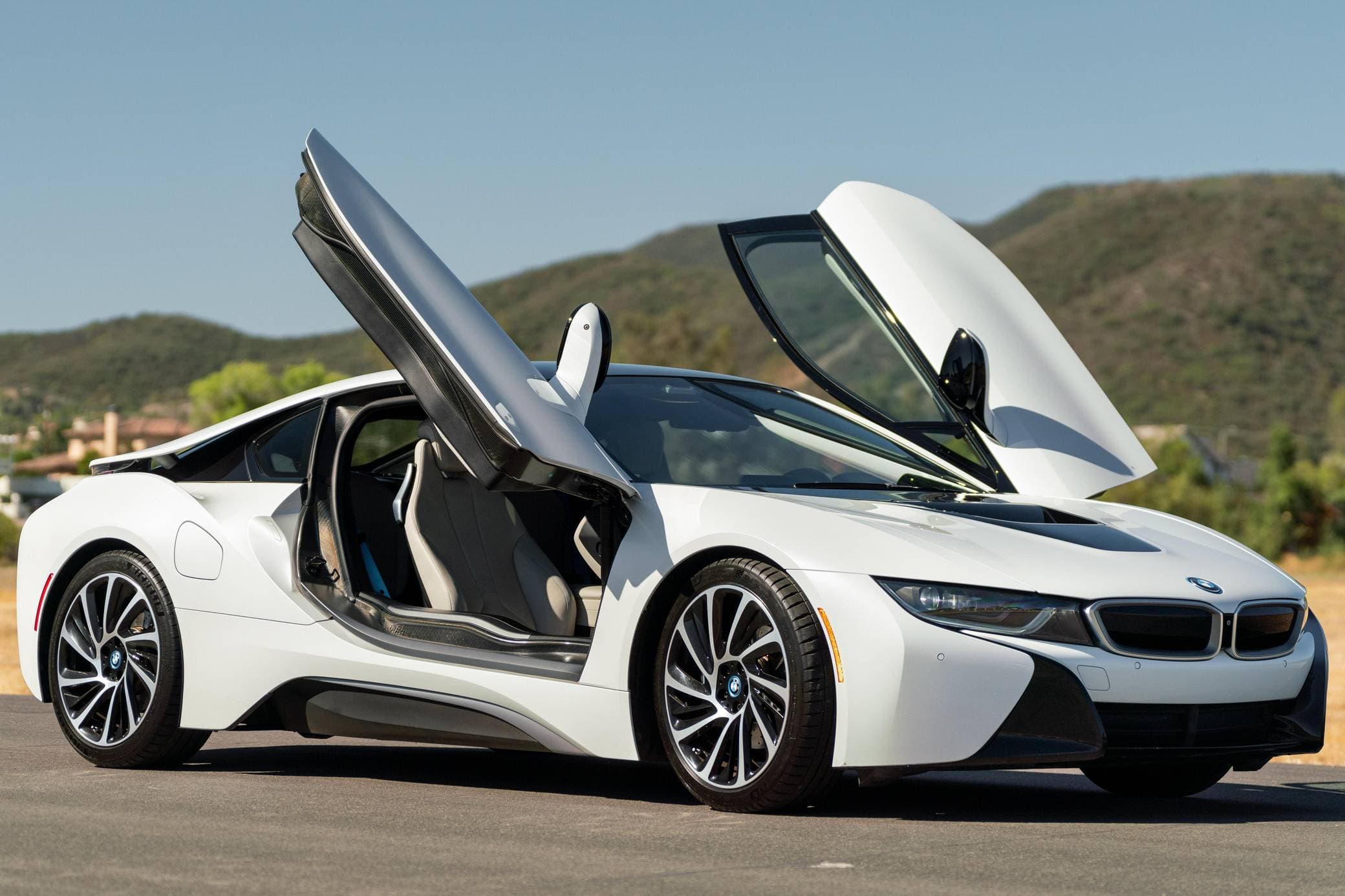 2015 BMW i8 sold for $65,500