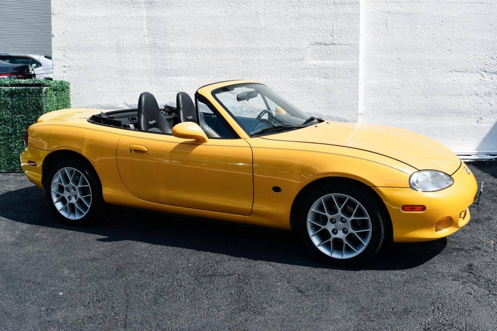 2002 Mazda NB Miata sold for $8,600