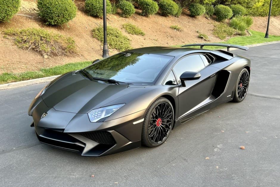 2016 Lamborghini Aventador sold for $480,000