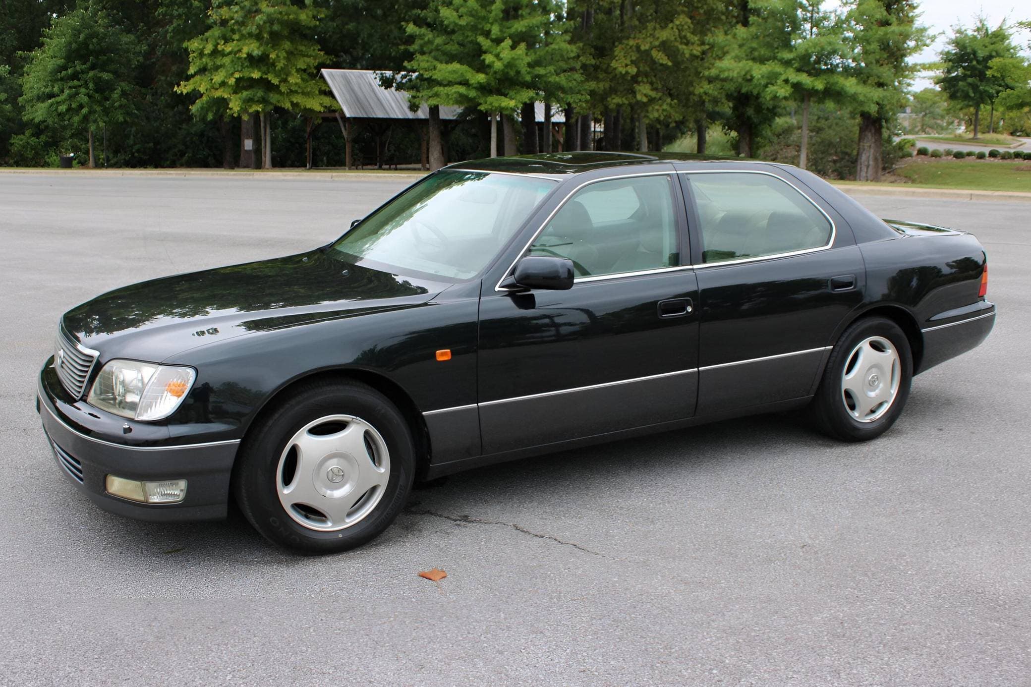 1998 Toyota Celsior sold for $8,300