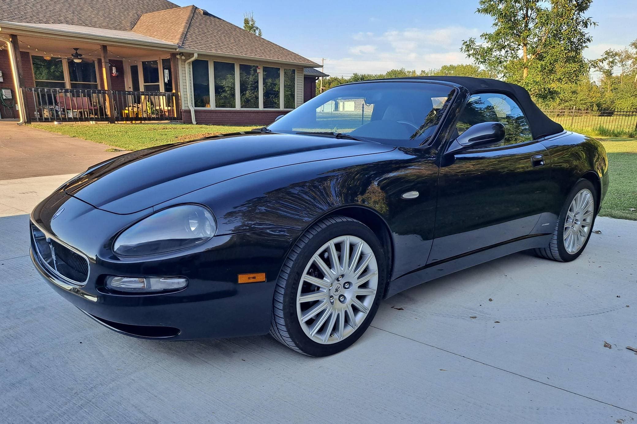 2002 Maserati Spyder sold for $9,500
