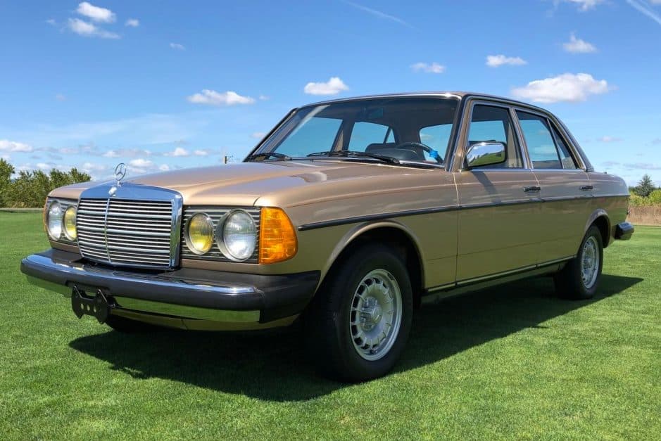 1984 Mercedes-Benz W123 sold for $17,500