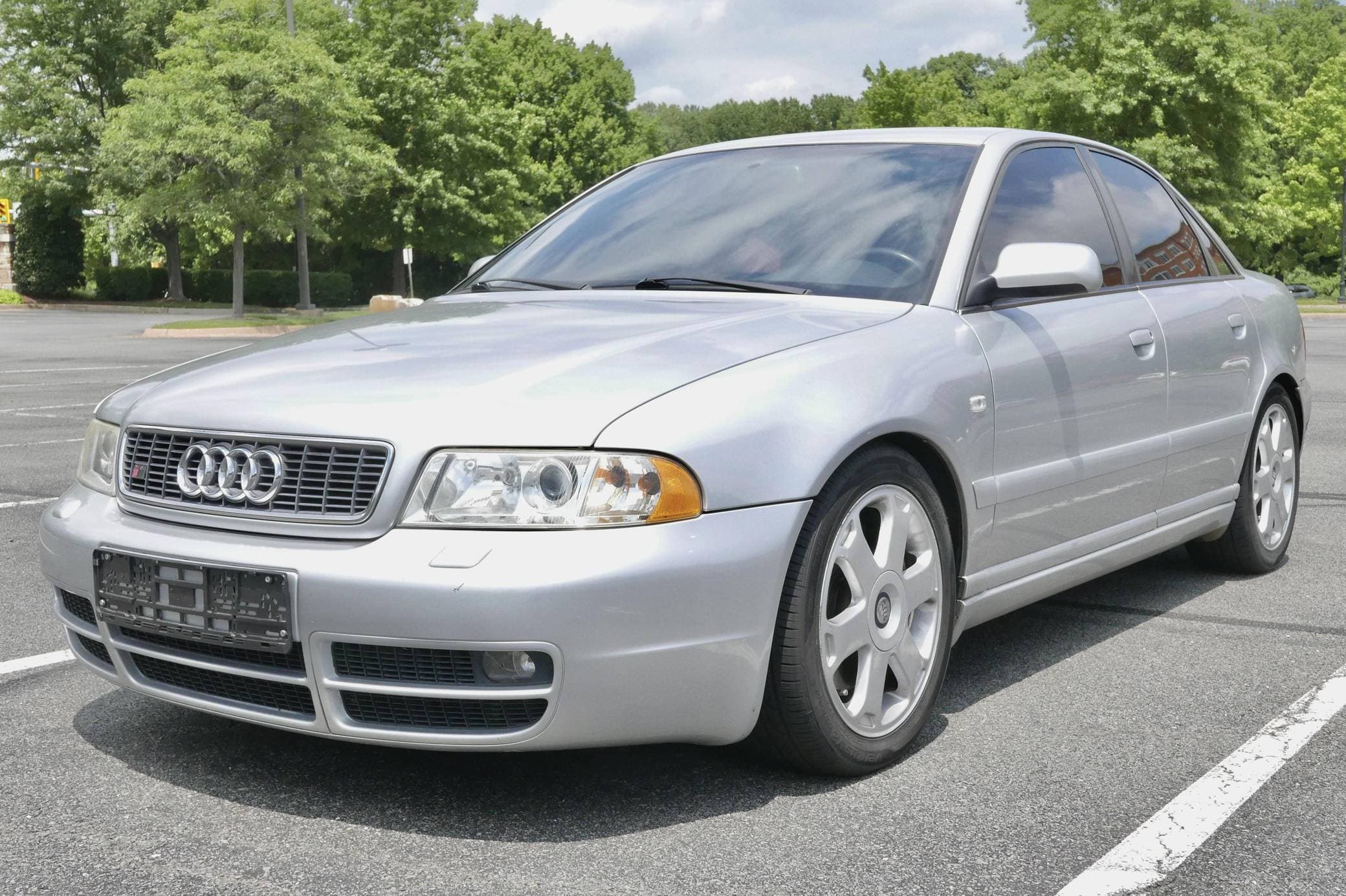 2000 Audi B5 S4 sold for $9,100