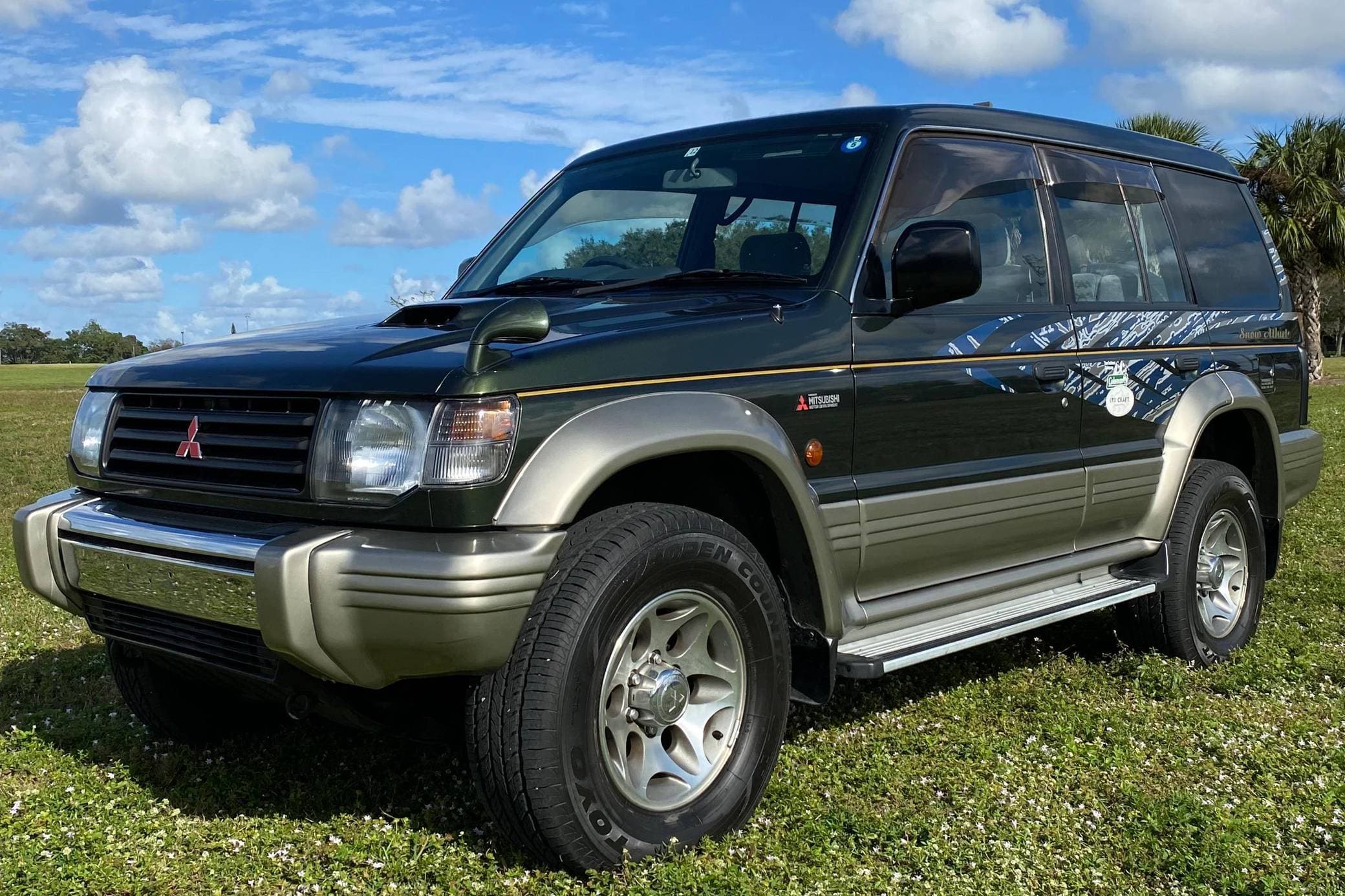 1997 Mitsubishi Pajero sold for $8,675