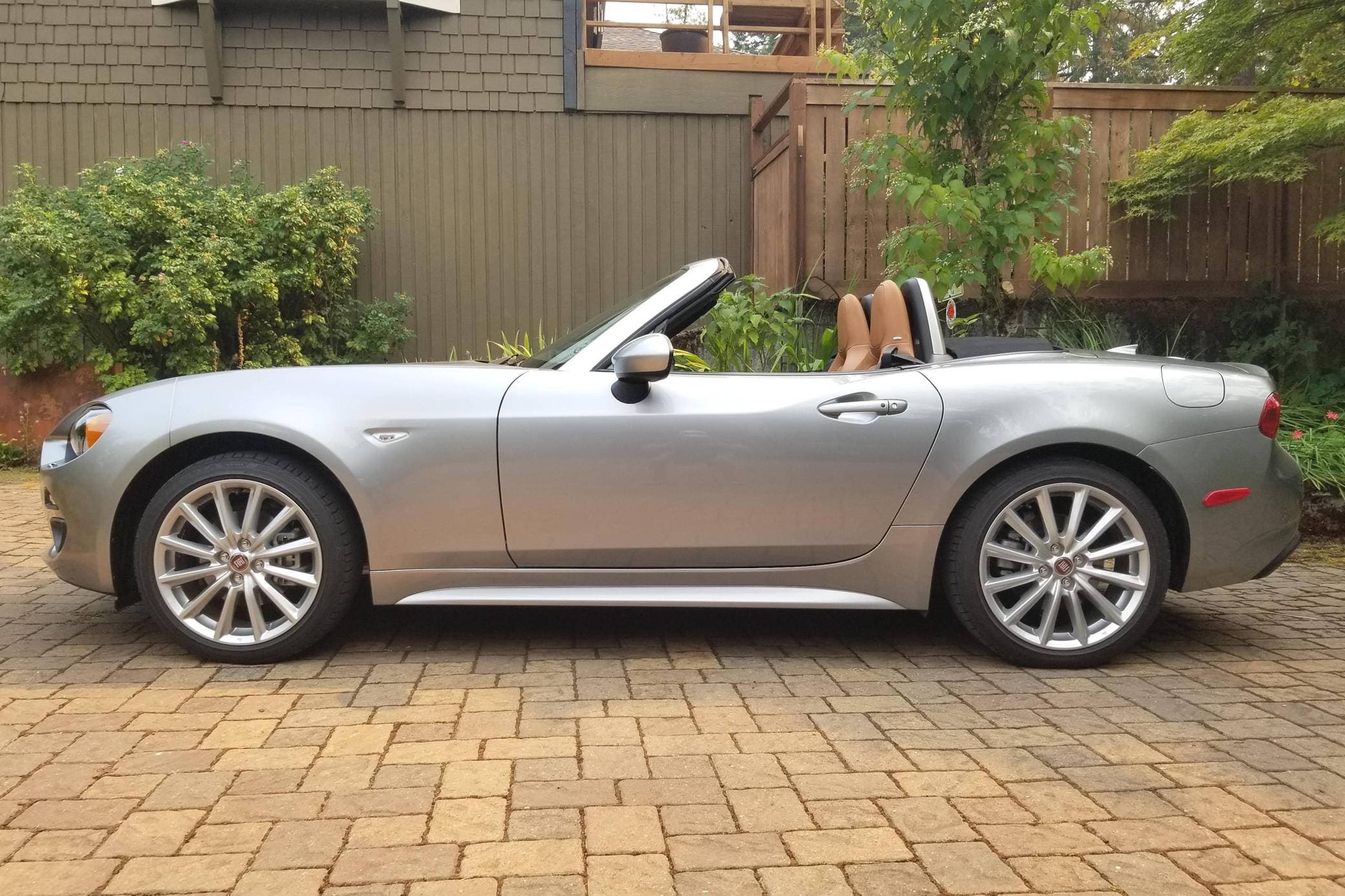 2017 Fiat 124 Spider sold for $16,900
