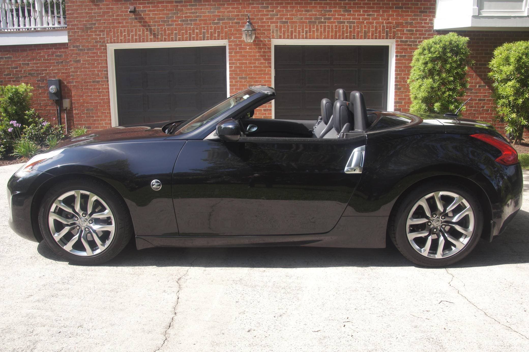 2014 Nissan 370Z sold for $18,400
