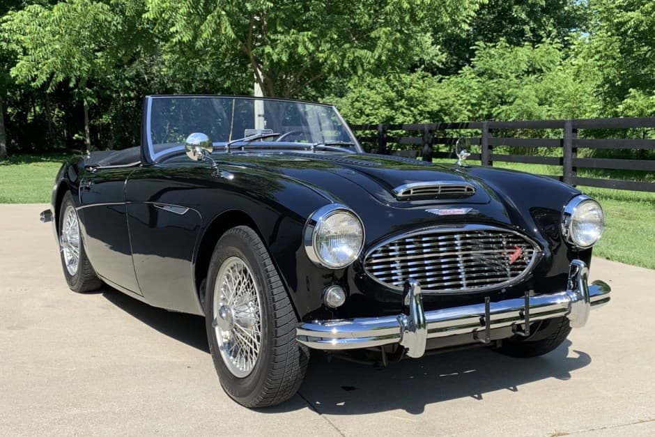 1960 Austin-Healey 3000 sold for $45,678