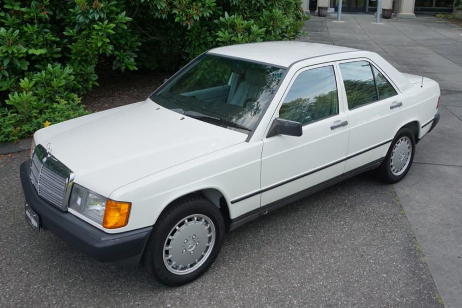 1985 Mercedes-Benz W201 190 sold for $4,000