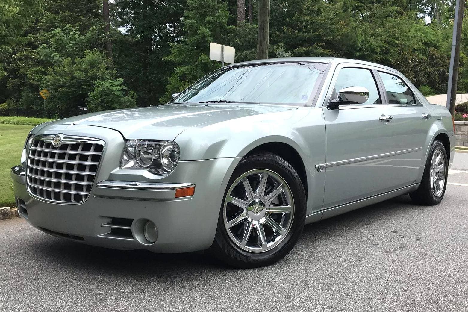 2005 Chrysler 300 sold for $7,100