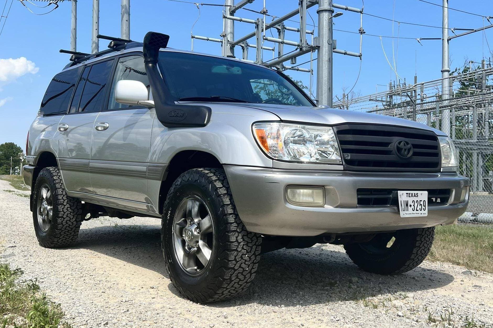 2006 Toyota Land Cruiser sold for $15,500
