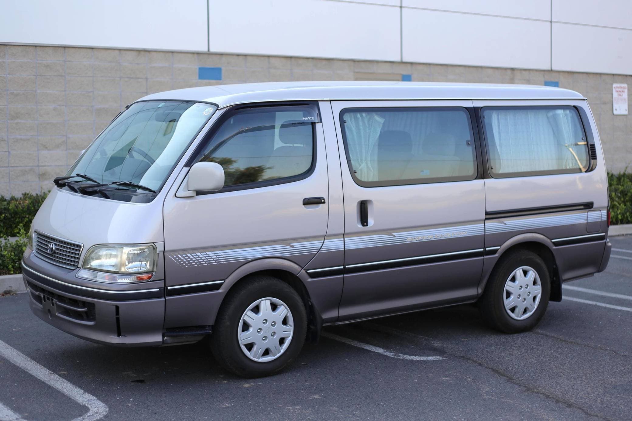 1998 Toyota HiAce sold for $7,400