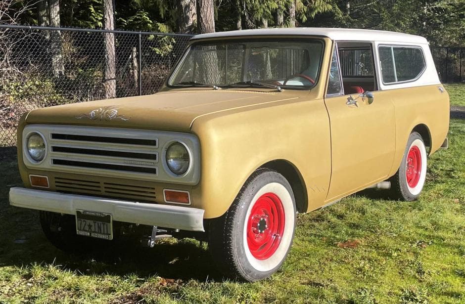 1972 International Harvester Scout sold for $11,500