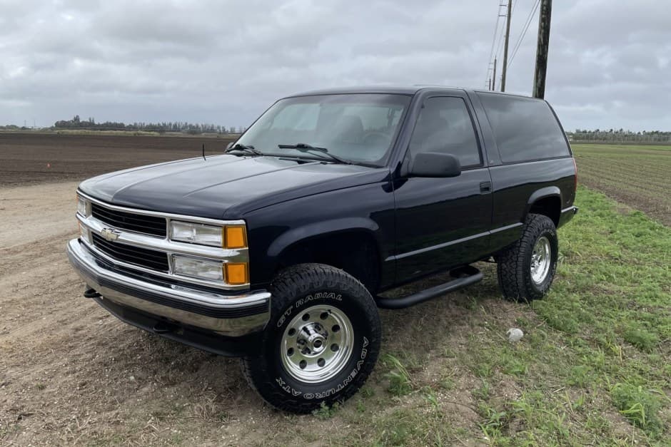 1995 Chevrolet Tahoe GMT400 sold for $16,527