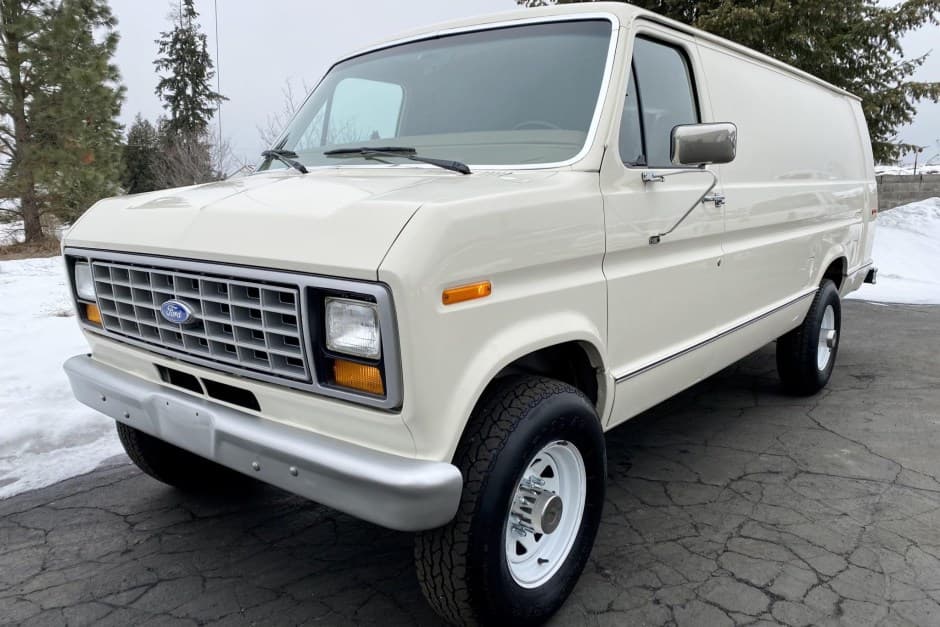 1991 Ford Econoline Van sold for $18,750