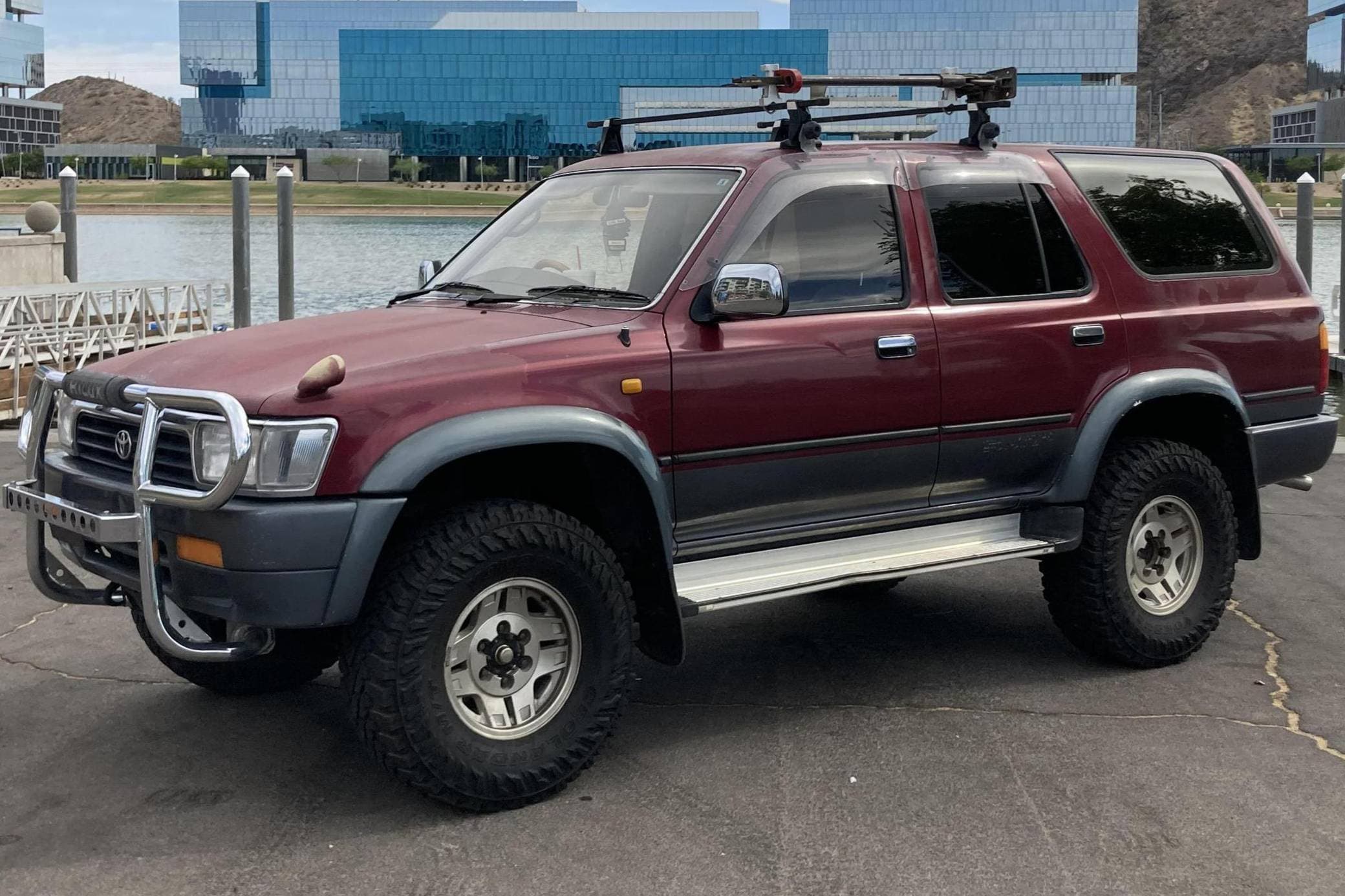 1992 Toyota Hilux sold for $9,800