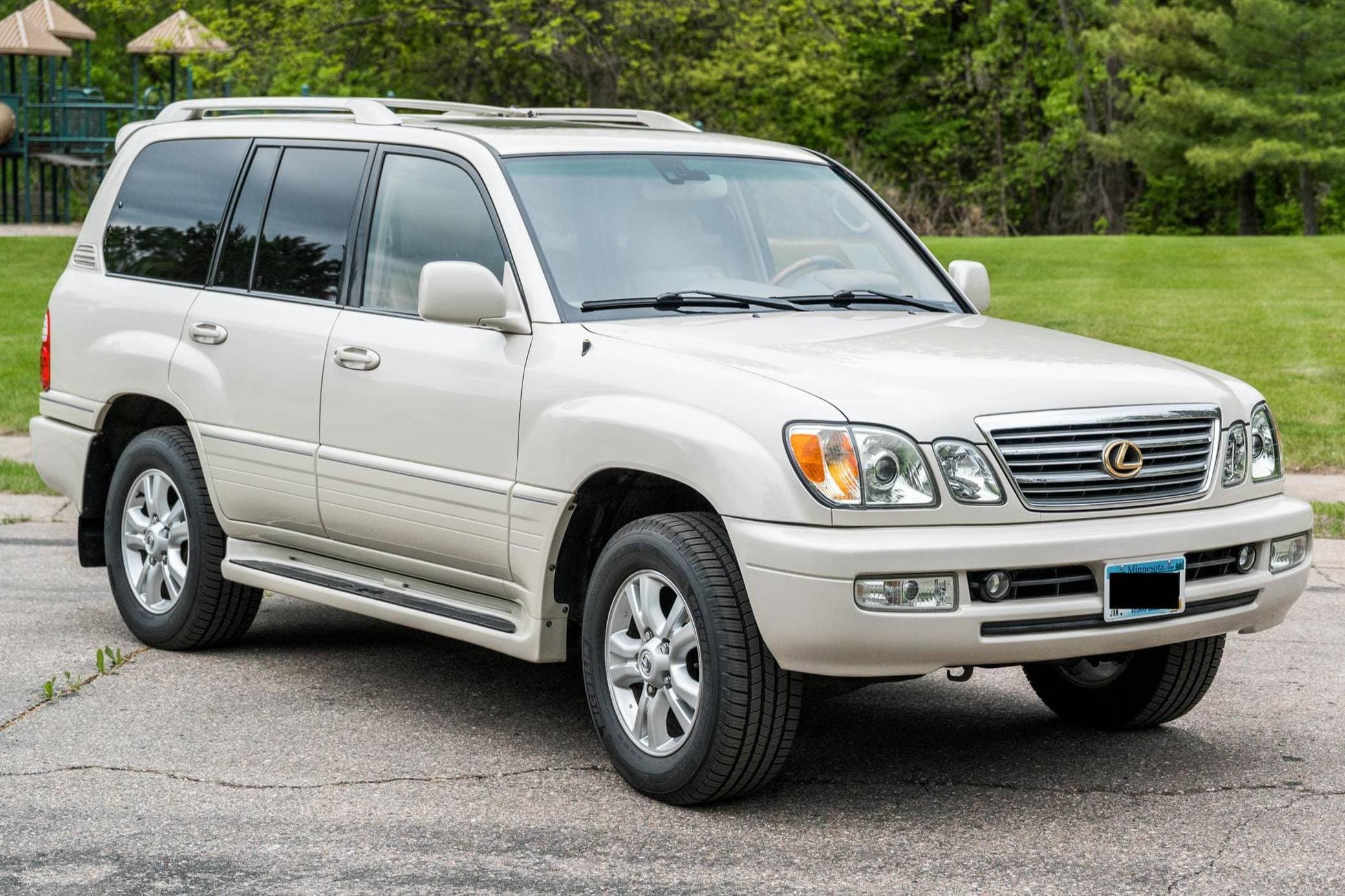2004 Lexus LX sold for $14,000