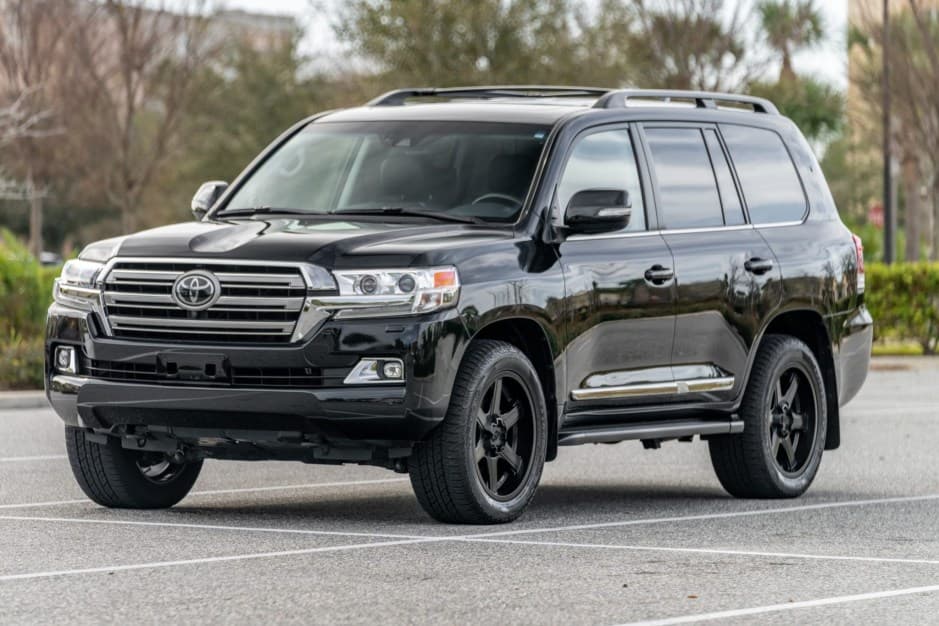 2020 Toyota Land Cruiser 200-Series sold for $75,500