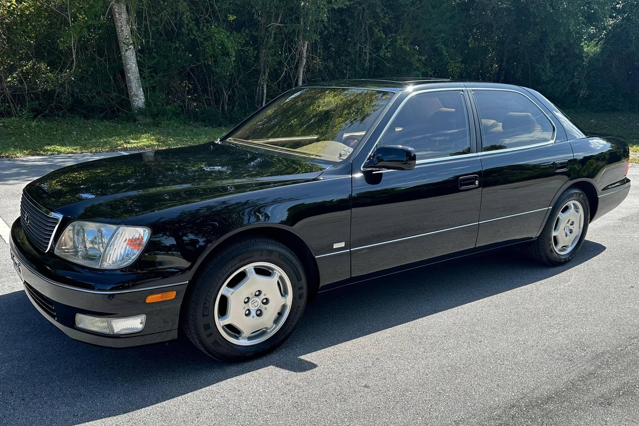 2000 Lexus LS sold for $13,100