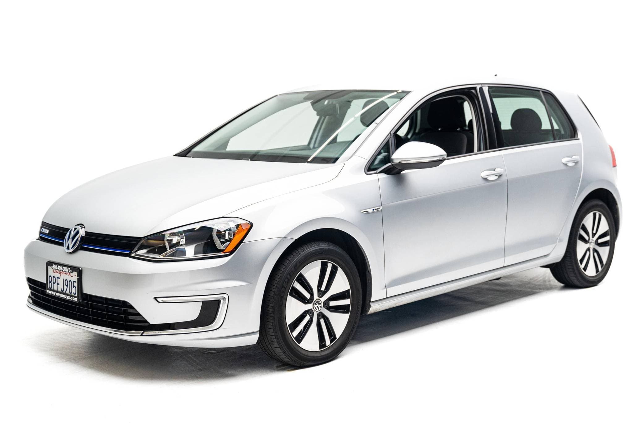 2016 Volkswagen Golf sold for $8,400