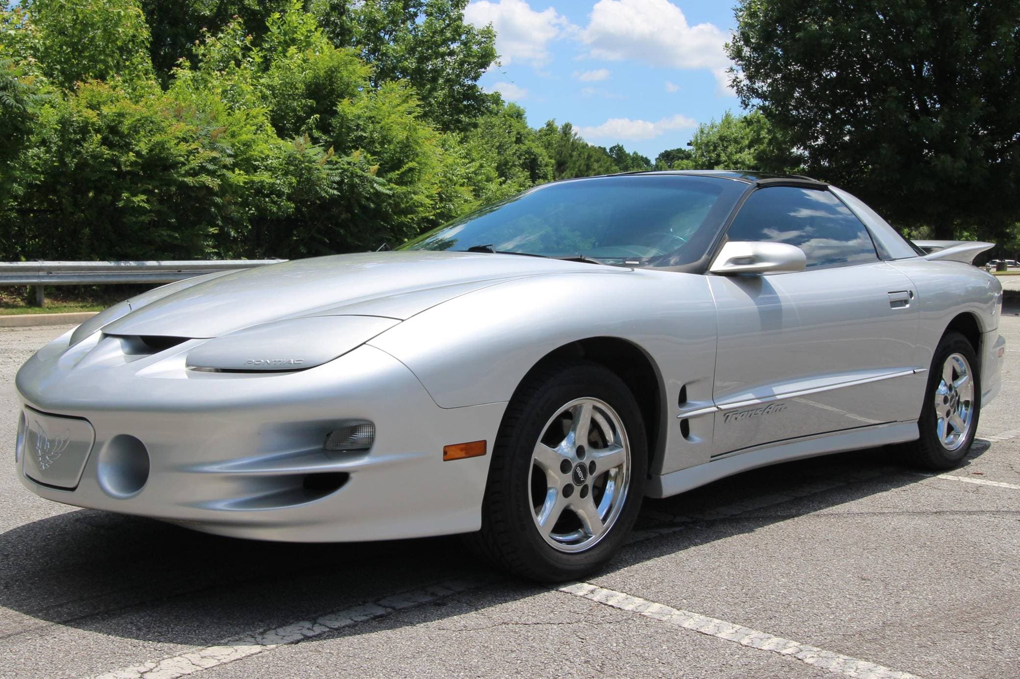 2000 Pontiac Firebird sold for $14,200