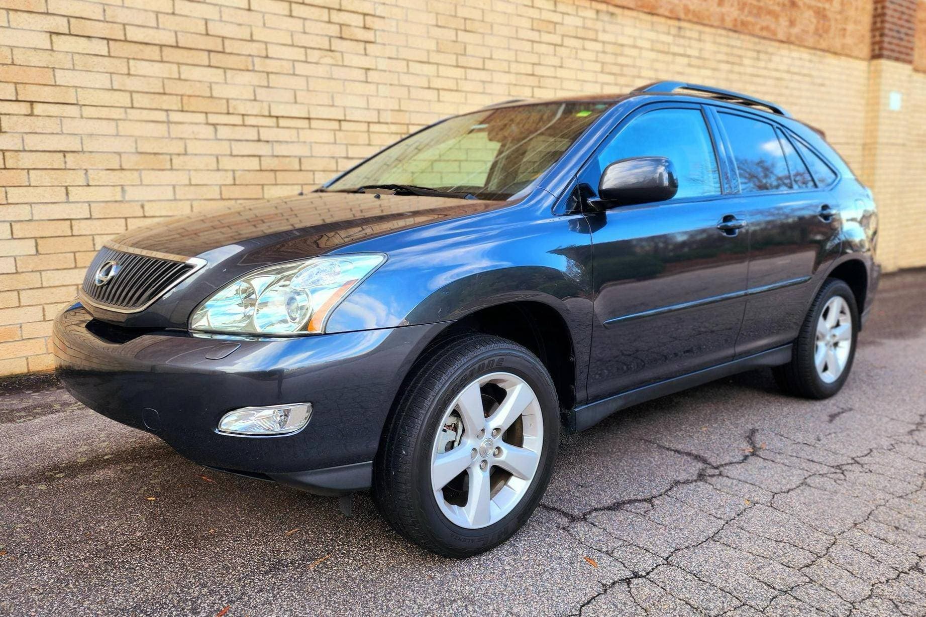 2004 Lexus RX sold for $13,900
